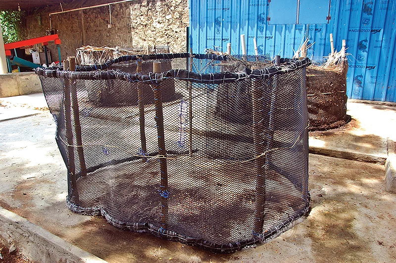 மண்புழு உரநீர் தயாரிக்கும் கட்டுமான அமைப்பு