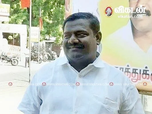 `அமைச்சர் காரையே ஓரமா நிறுத்தணுமா?’; காவலரை அறைந்த உதவியாளர்! - திருச்செந்தூரில் சர்ச்சை