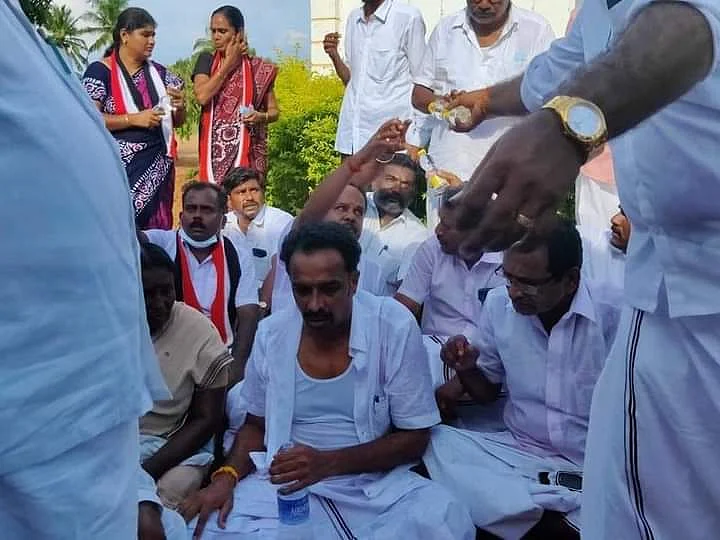 ``திமுக மாவட்டச் செயலாளர்போல் செயல்படுகிறார் கரூர் எஸ்.பி!" - குற்றம்சாட்டும் எம்.ஆர்.விஜயபாஸ்கர்