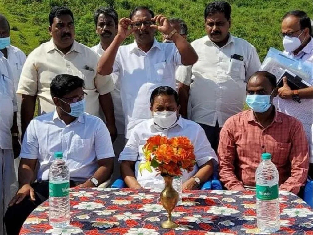 நீலகிரி: வாட்டர் பாட்டில் சர்ச்சையில் வனத்துறை அமைச்சர்! - வன உயிரின வார விழாவில் நடந்தது என்ன?