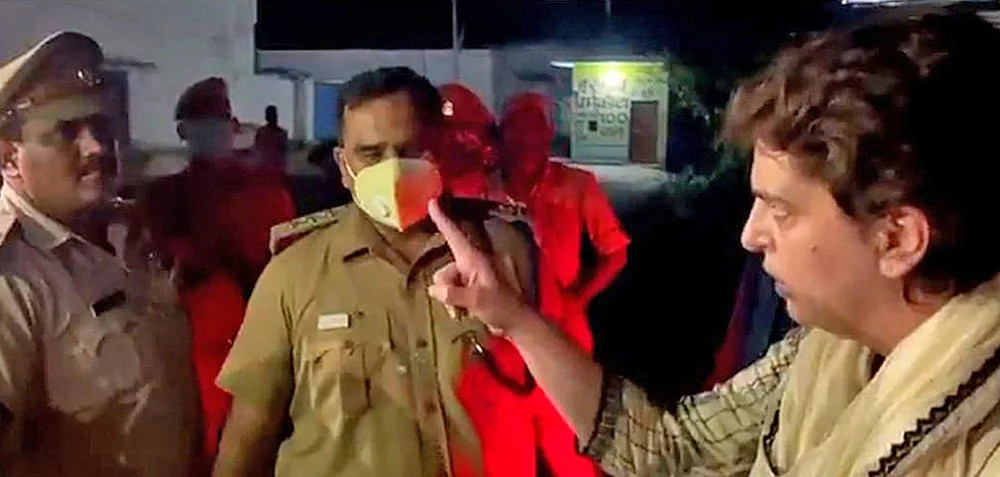 கறுப்புக்கொடி போராட்டம்... பறிபோன 9 உயிர்கள்... உ.பி லக்கிம்பூர் கலவரத்தில் என்ன நடந்தது?