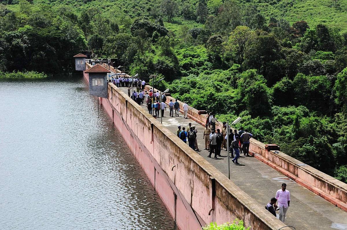வல்லுநர் குழு ஆய்வு