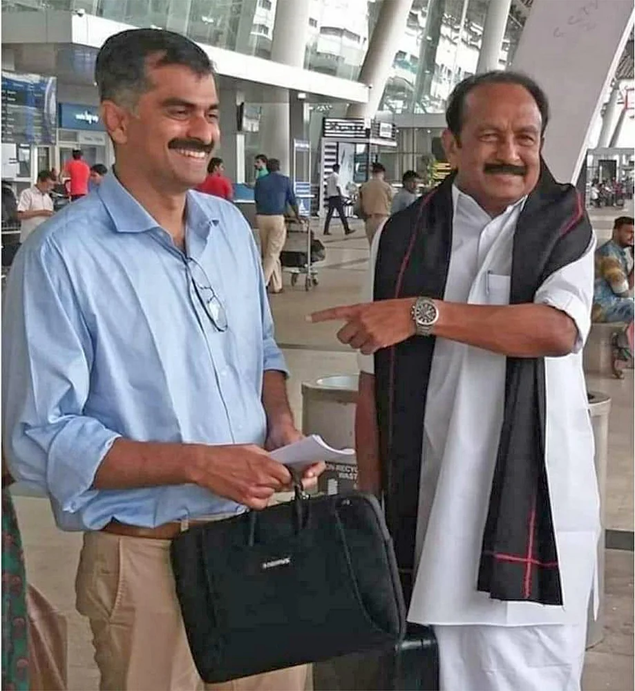 மிஸ்டர் கழுகு: சென்டிமென்ட்... காமெடி... காரசாரம்... அ.தி.மு.க ‘நவரசா’ கூட்டம்!