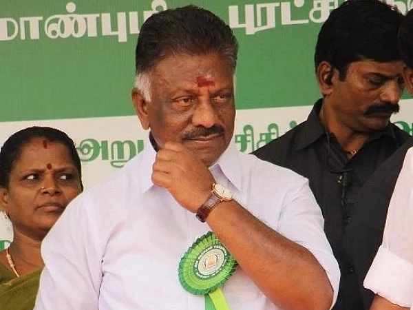 அதிமுக: முற்றும் மோதல்... ட்விட்டரில் இ.பி.எஸ்-ஸை அன்ஃபாலோ செய்த ஓ.பி.எஸ்!