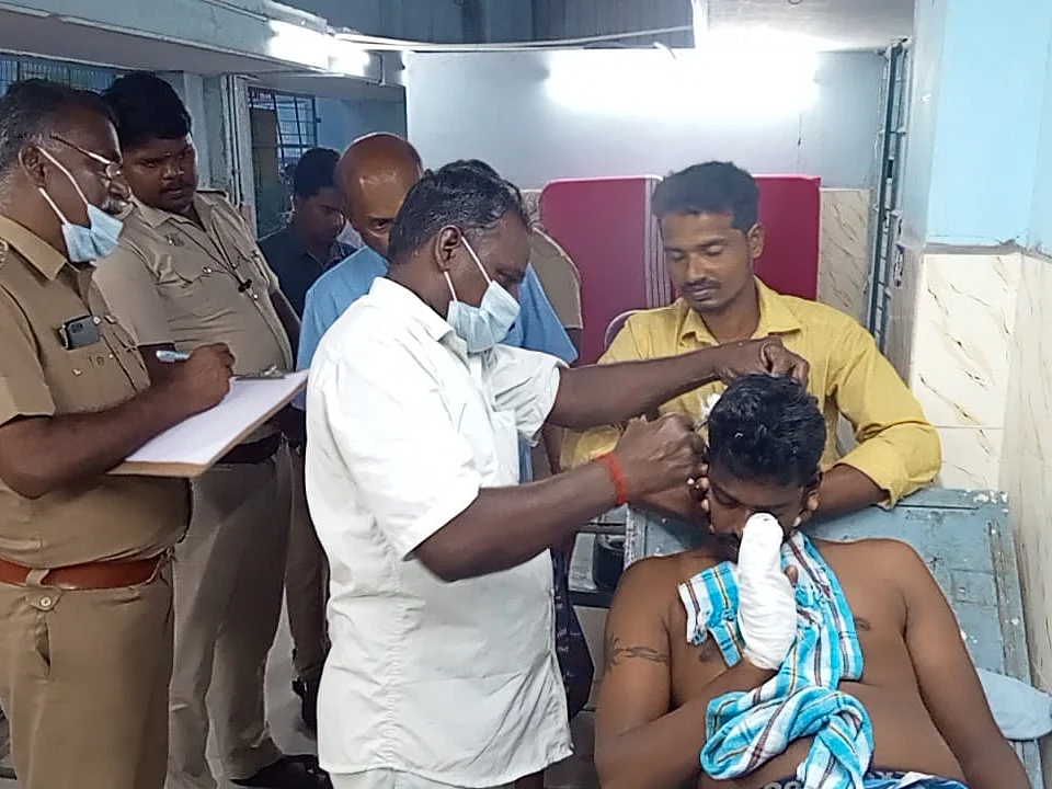 குடிபோதையில் ரகளை; தட்டிக்கேட்ட போலீஸுக்குக் கத்திக்குத்து