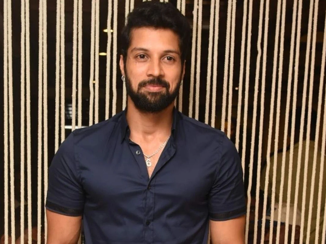 "பிக் பாஸ் போனா படத்துல இருந்து தூக்கிடுவேன்!" - `சார்பட்டா' சந்தோஷ் விலகியது ஏன்?