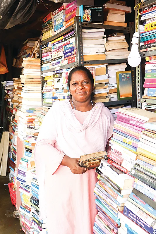 “புத்தகங்களைக் காப்பாத்த ஸ்டாலின் மனசு வைக்கணும்!”