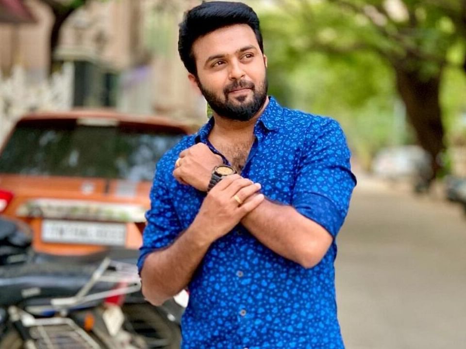 ‘ரோஜா’ சீரியலில் இருந்து வெங்கட் வெளியேறியது ஏன்... நடிகரின் குற்றச்சாட்டும், விளக்கமும்!