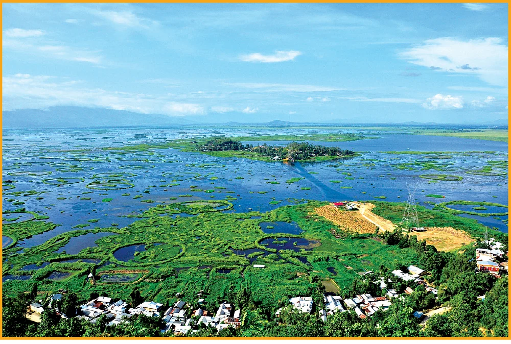 லோக்தத் ஏரி