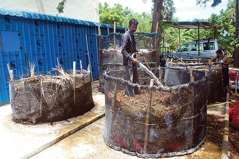 மண்புழு உரநீர் தயாரிக்கும் கட்டுமான அமைப்பு