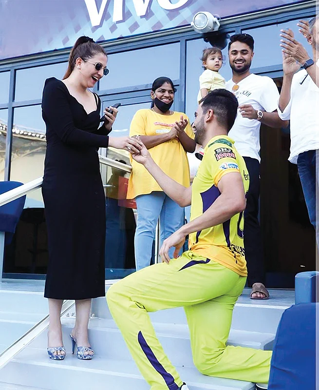Deepak Chahar: எங்கேயும் காதல்!