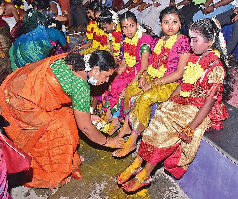 குமரி முனையில்
மஹா சமுத்திர ஆரத்தி!