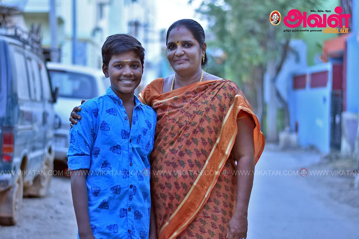 அம்மாவுடன் நாக விஷால்