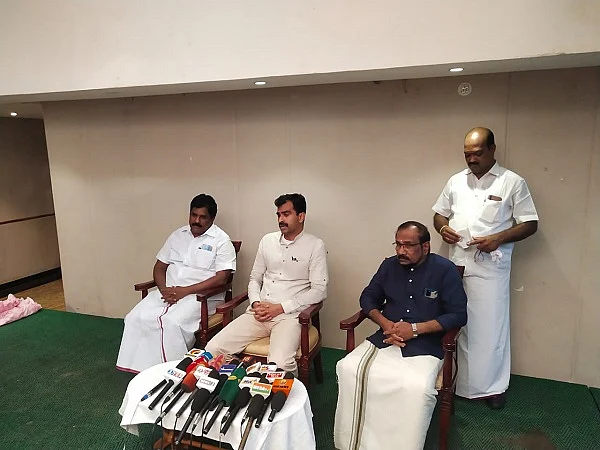 செய்தியாளர் சந்திப்பில் துரை வைகோ