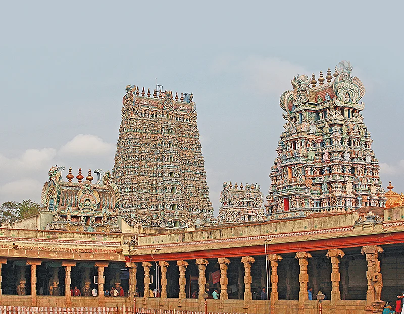 மீனாளின் நயன தீட்சை