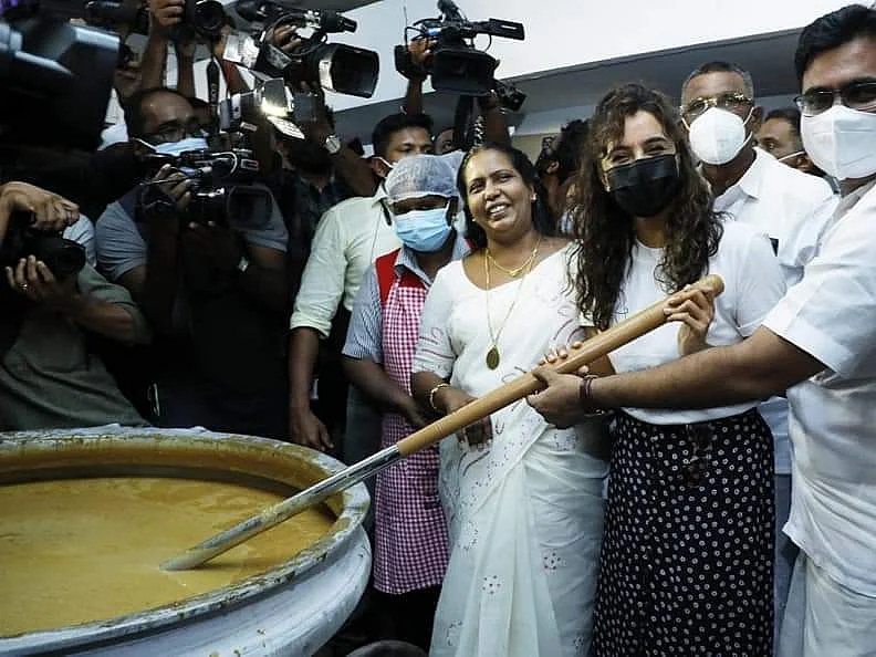 `கொச்சி நகரத்தில் யாரும் பசியுடன் இருக்கக்கூடாது'- ரூ.10-க்கு மதிய உணவு வழங்கும் திட்டம் தொடக்கம்!