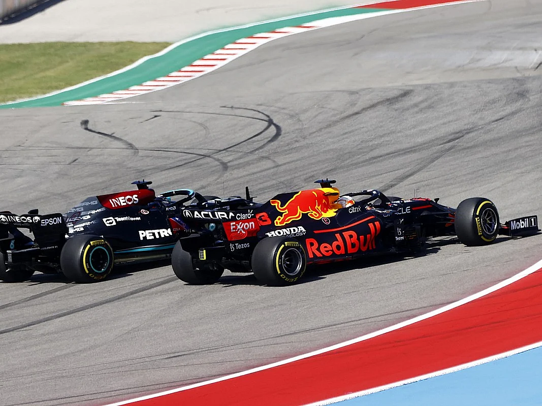 USGP: டைட்டில் ரேஸில் பின்தங்கிய ஹாமில்ட்டன்... சீறிப்பாயும் வெர்ஸ்டப்பன் வென்றது எப்படி?!