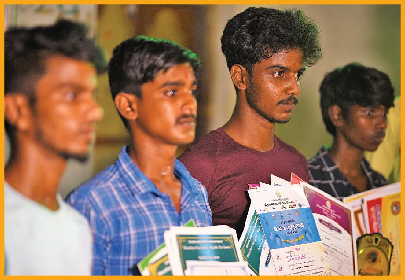 வாக்கு சொல்பவர்களின் வாழ்க்கை!