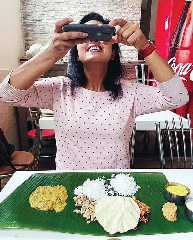 Shraddha Srinath: சோறு முக்கியம் பாஸ்!