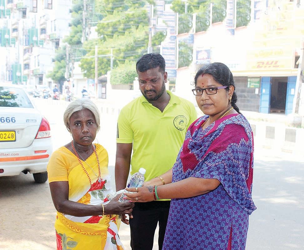 “உணவு கொடுத்தோம்... உயிர் வளர்த்தோம்!”