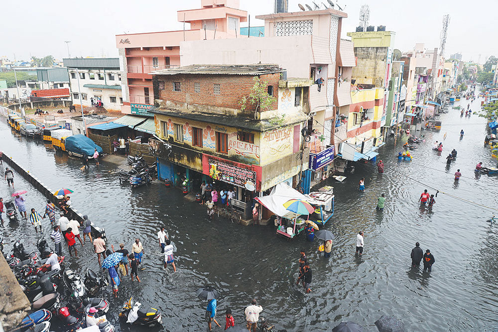 அச்சுறுத்தும் மழை... உடைமைகளைப் பாதுகாக்கும் பாலிசிகள்!