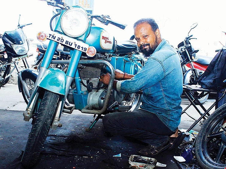 ``ஒவ்வொரு பைக்கும் என் காதலிதான்!”