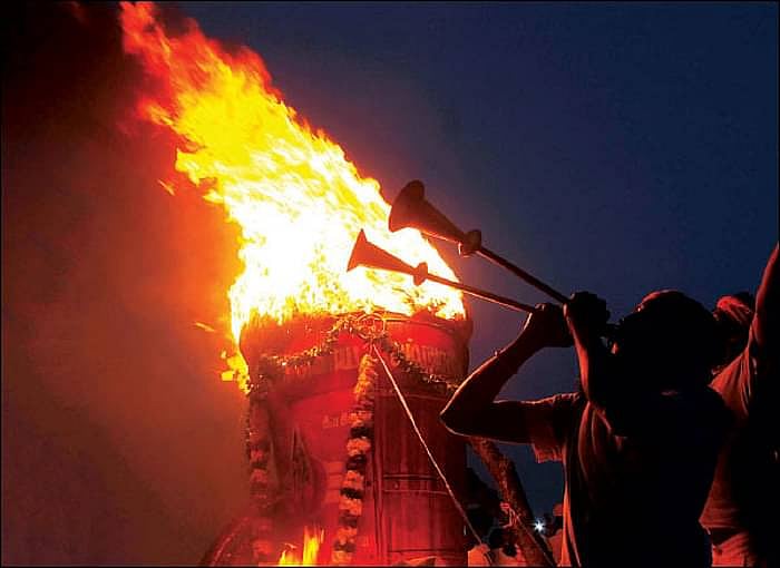 மறக்காமல் இந்த வழிபாட்டை செய்தால் உங்கள் கஷ்டங்கள் யாவும் தீரும்! சித்தர்கள் சொன்ன ராசி தீப வழிபாடு!