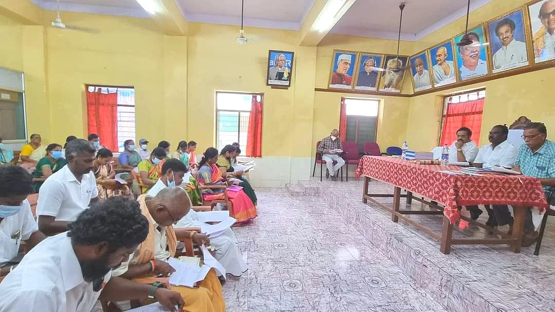 கதிர் ஆனந்த் முன்னிலையில் நடைபெற்ற ஒன்றியக்குழுக் கூட்டம்