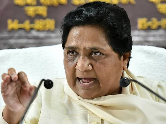 ``மத தலங்களை முன்னிறுத்தி மக்களைத் தூண்டுவது மத நல்லிணக்கத்தைப் பாதிக்கும்!" - மாயாவதி