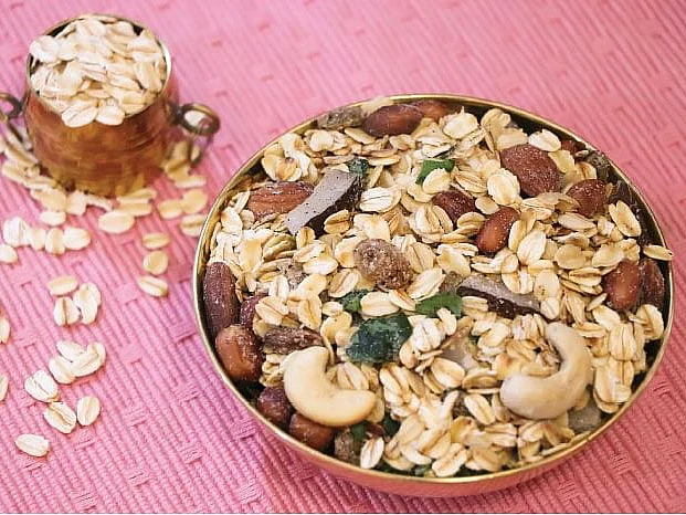 ராஜ்கிரா பர்ஃபி | ஓட்ஸ் ட்ரை ஃப்ரூட்ஸ் மிக்ஸர் | புதினா ஓமப்பொடி - மழைக்கால வீக் எண்ட் ரெசிப்பீஸ்!