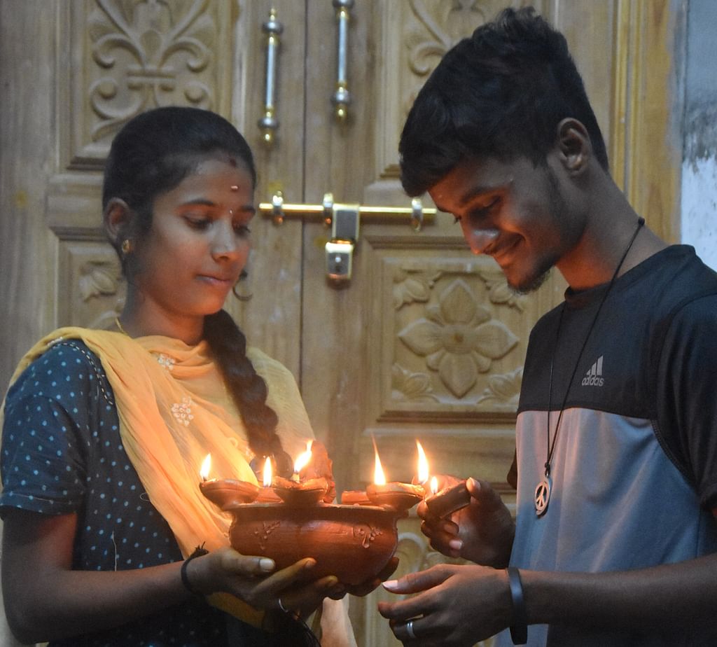 திருக்கார்த்திகை தீப வழிபாடு ( மாதிரி படம் )