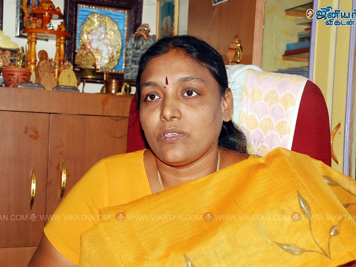 திருச்சி: அரசு அதிகாரி வீட்டில் திடீர் ரெய்டு; ஆவணங்களை அள்ளிச் சென்ற லஞ்ச ஒழிப்புத்துறை போலீசார்!