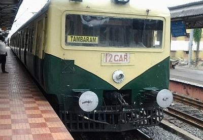 சென்னை: மின்சார ரயிலில் பெண் பயணிக்கு நடந்த அதிர்ச்சி சம்பவம் - சிக்கிய காவலர்... என்ன நடந்தது?