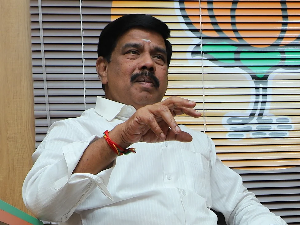 ``அதிமுக வெற்றிபெறுவதை நாங்கள் வரவேற்கிறோம்!'' - சொல்கிறார் கரு.நாகராஜன்