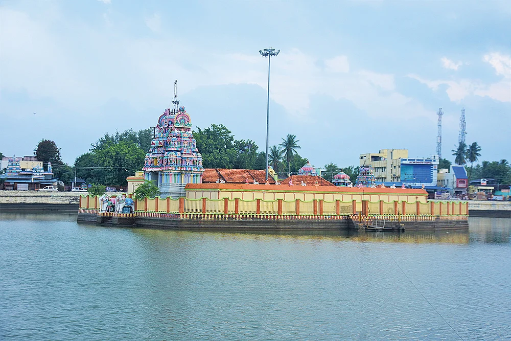 கங்கையின் புண்ணியம்
இங்கு கிடைக்கும்!