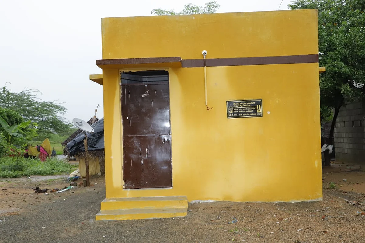 வாசகர்கள் பங்களிப்புடன் கட்டப்பட்ட கான்கிரீட் வீடுகள்