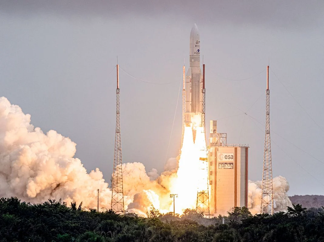 JWST: நாசாவின் 20 ஆண்டு முயற்சி - விண்ணில் ஏவப்பட்ட ஜேம்ஸ் வெப் ஸ்பேஸ் டெலஸ்கோப் எப்படிச் செயல்படும்?