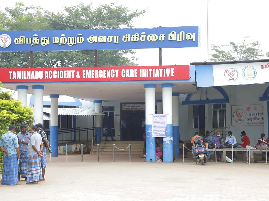 தஞ்சாவூர்: அரசு மருத்துவமனை கழிவறைத் தொட்டிக்குள் பெண் சிசுக்கொலை! - சிசிடிவி மூலம் விசாரணை