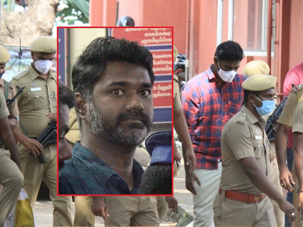 ஒண்ணு போனா இன்னொண்ணு... மாரிதாஸ்மீது குவியும் வழக்குகள் - பின்புலம் என்ன?