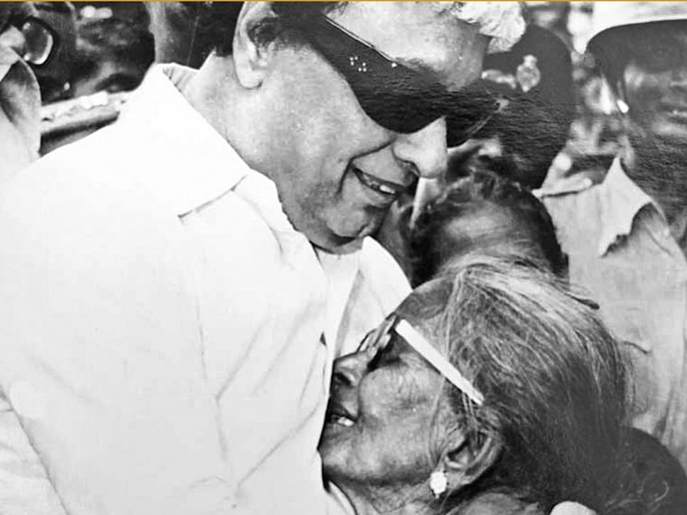 `பட்டுச் சட்டை, கழுத்தில் பெரிய சங்கிலி' - எம்.ஜி.ஆர் பிறந்தநாளும் நினைவுகூரத்தக்க திட்டங்களும்!