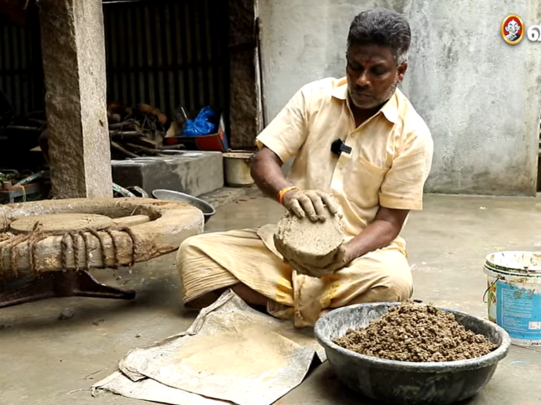 மண்ணை சாமியாக்கும் கலைஞர்களின் வாழ்வாதாரம் காக்கப்படுமா? - அரசு என்ன செய்யவேண்டும்?
