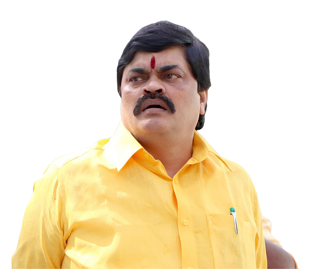 மிஸ்டர் கழுகு: ஜெயிலுக்குள்ள உட்கார முடியாது! - நூல்விட்ட ராஜேந்திர பாலாஜி... கைவிட்ட டாடி...