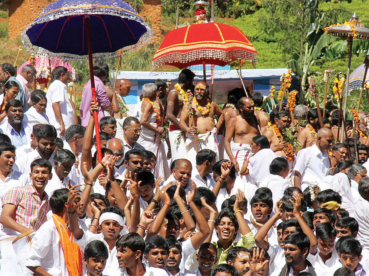 “தெய்வத்தின் பெயரால் சிறுவர்களின் வாழ்வை சிதைக்கலாமா?”