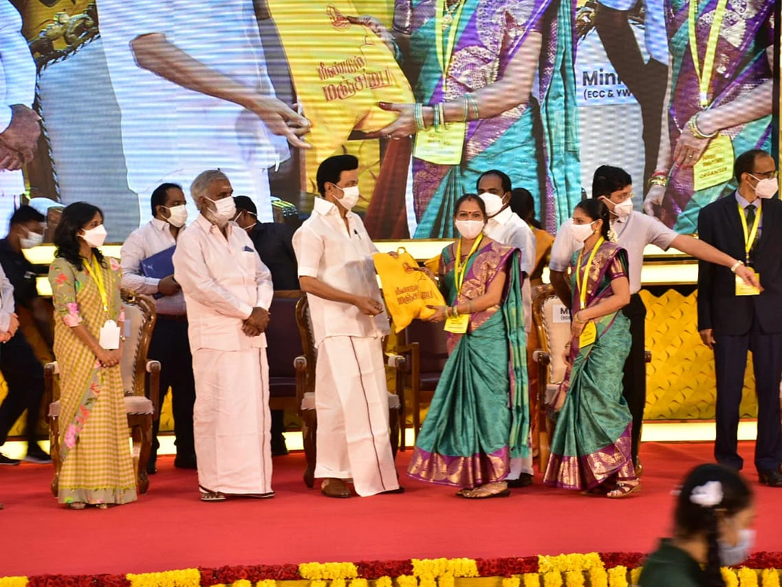``இனி `மஞ்சப்பை' கிராமத்தானின் அடையாளம் அல்ல!" - விழிப்புணர்வு நிகழ்ச்சியில் ஸ்டாலின்
