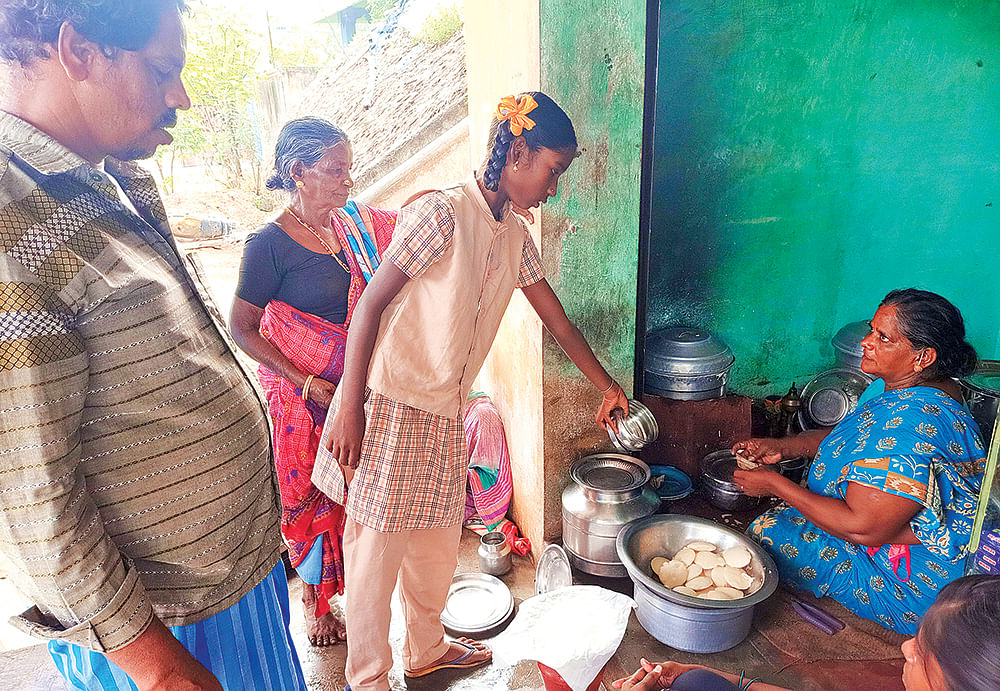 ஒரு ரூபாய்க்கு இட்லி... மூன்று தலைமுறைகளாக மக்கள் பசியாற்றும் சாந்தி