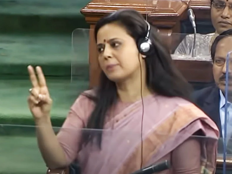 `கோமியம் குடித்துவிட்டு தயாராக இருங்கள்; இன்று பேசுகிறேன்' - பாஜக-வுக்கு மஹுவா மொய்த்ரா சவால்