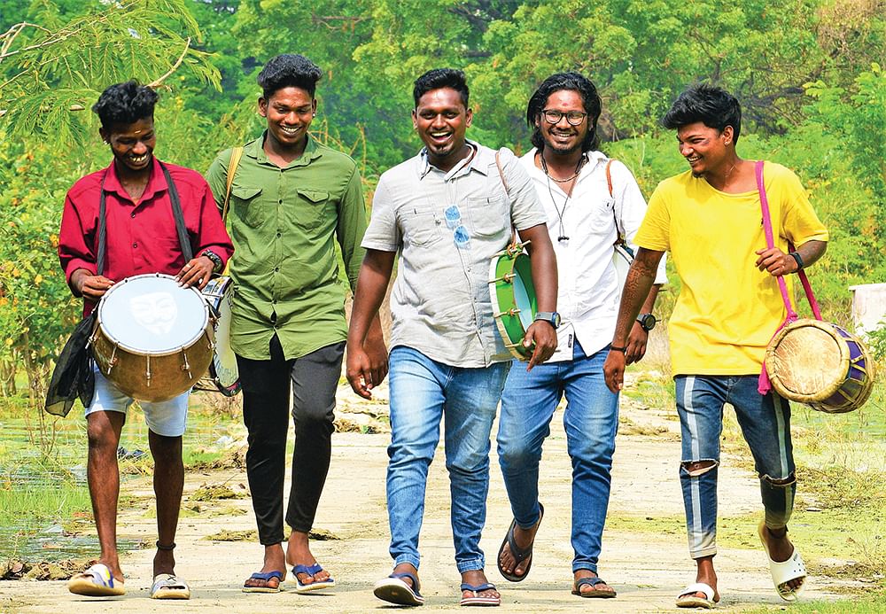 துக்கத்துக்கும் சந்தோஷத்துக்கும் தப்பாம ஒலிக்கும்!