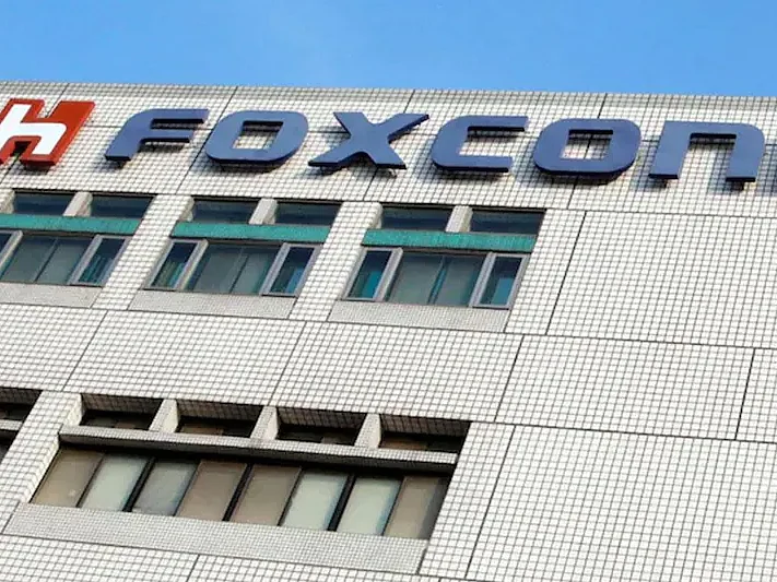 Foxconn தொழிற்சாலையில் தரமற்ற உணவு வழங்கப்படுவதாகப் புகார்; ஆப்பிள் நிறுவனம் நடவடிக்கை!