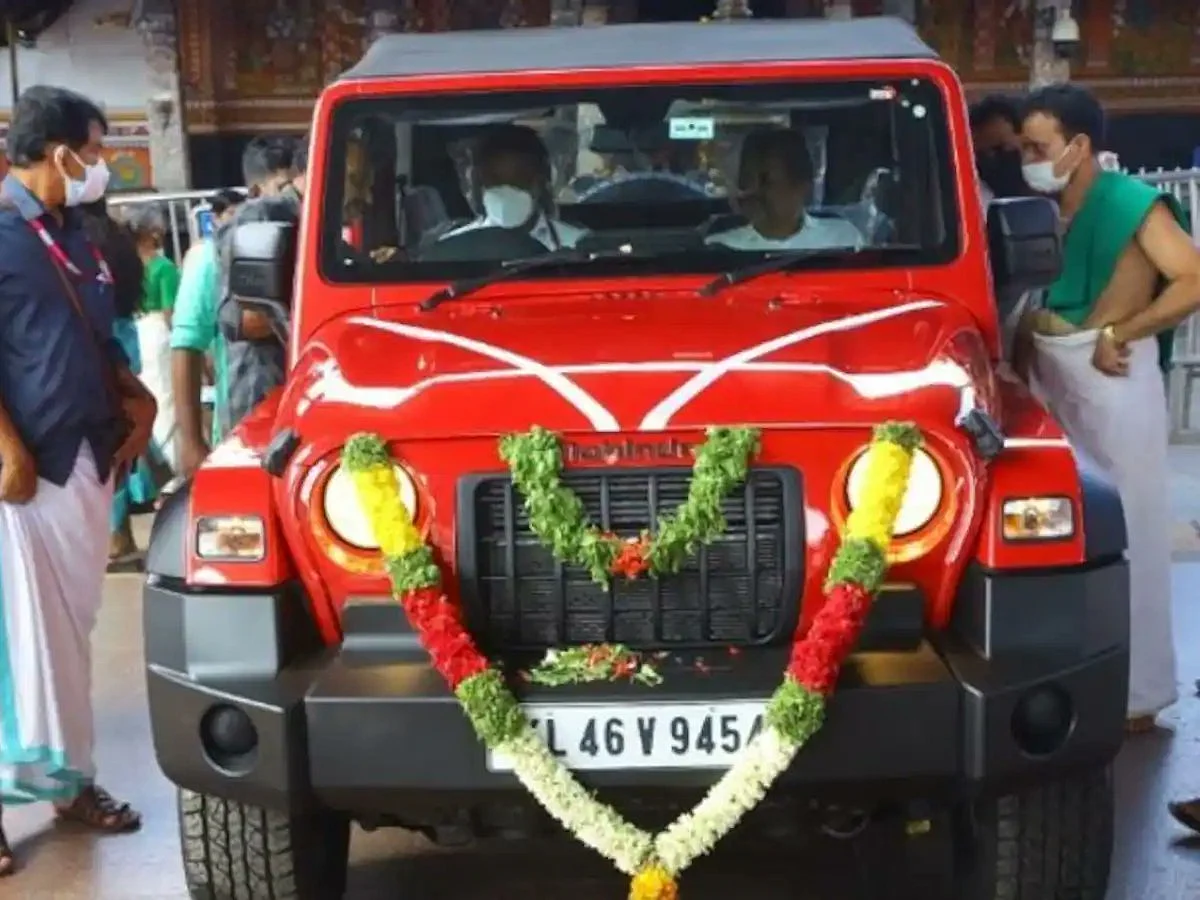 குருவாயூர்: ரூ.18 லட்சம் தார் ஜீப் ரூ.43 லட்சத்துக்கு ஏலம்... பிரசாதம் என வாங்கியவர் நெகிழ்ச்சி!