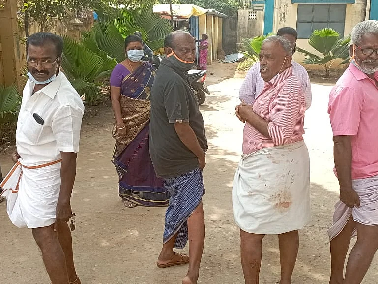 பட்டுக்கோட்டை: இரண்டு நாள்களில் 57 பேரைக் கடித்த வெறி நாய் - போராடிப் பிடித்த நகராட்சி ஊழியர்கள்!